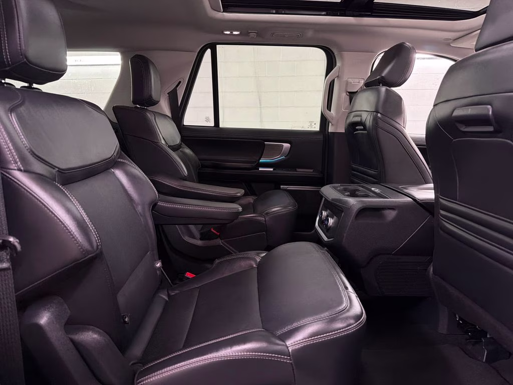 2025 Agate Black Metallic Ford Expedition Max Platinum 4X4 SUV