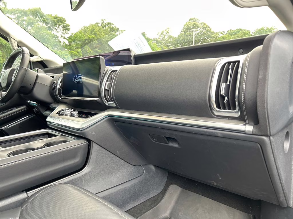 2025 Dark Matter Gray Metallic Ford Expedition Platinum 4X4 SUV