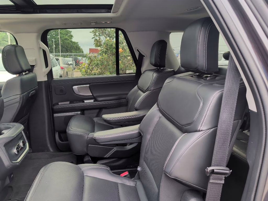 2025 Dark Matter Gray Metallic Ford Expedition Platinum 4X4 SUV