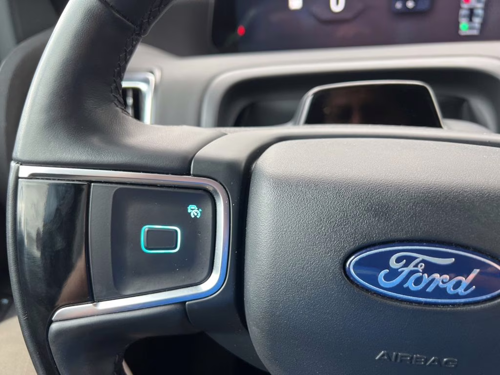 2025 Black Metallic Ford Expedition Max Platinum 4X4 SUV