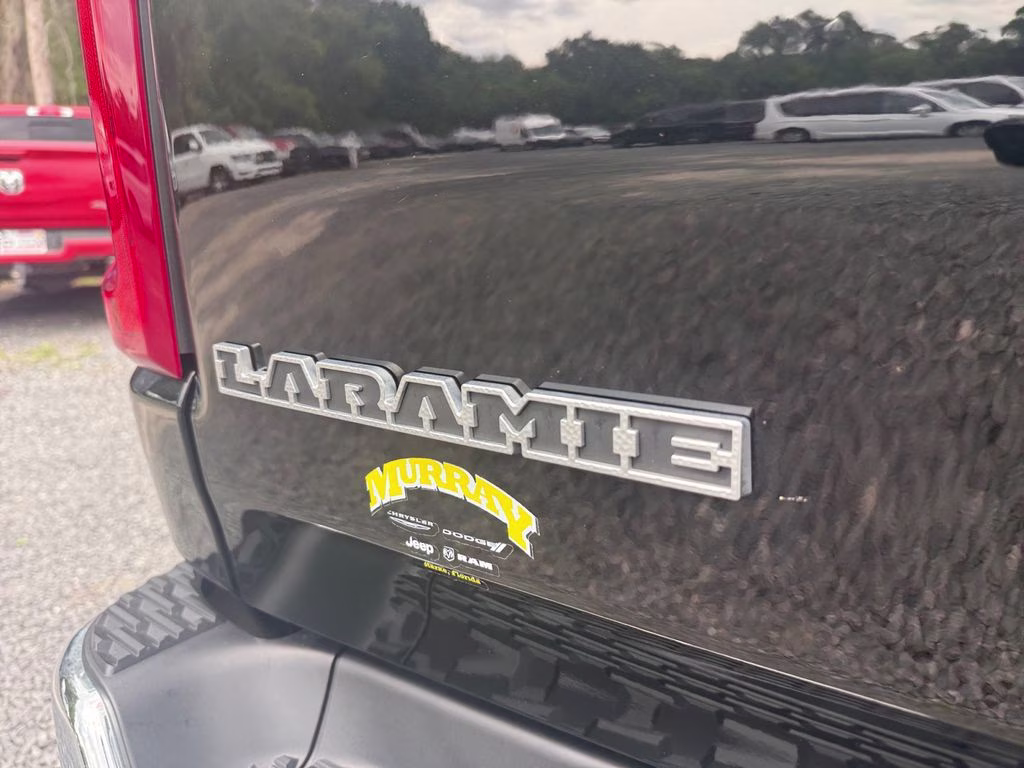 2025 Diamond Black Crystal Pearlcoat Ram 1500 Laramie 4X4 Truck