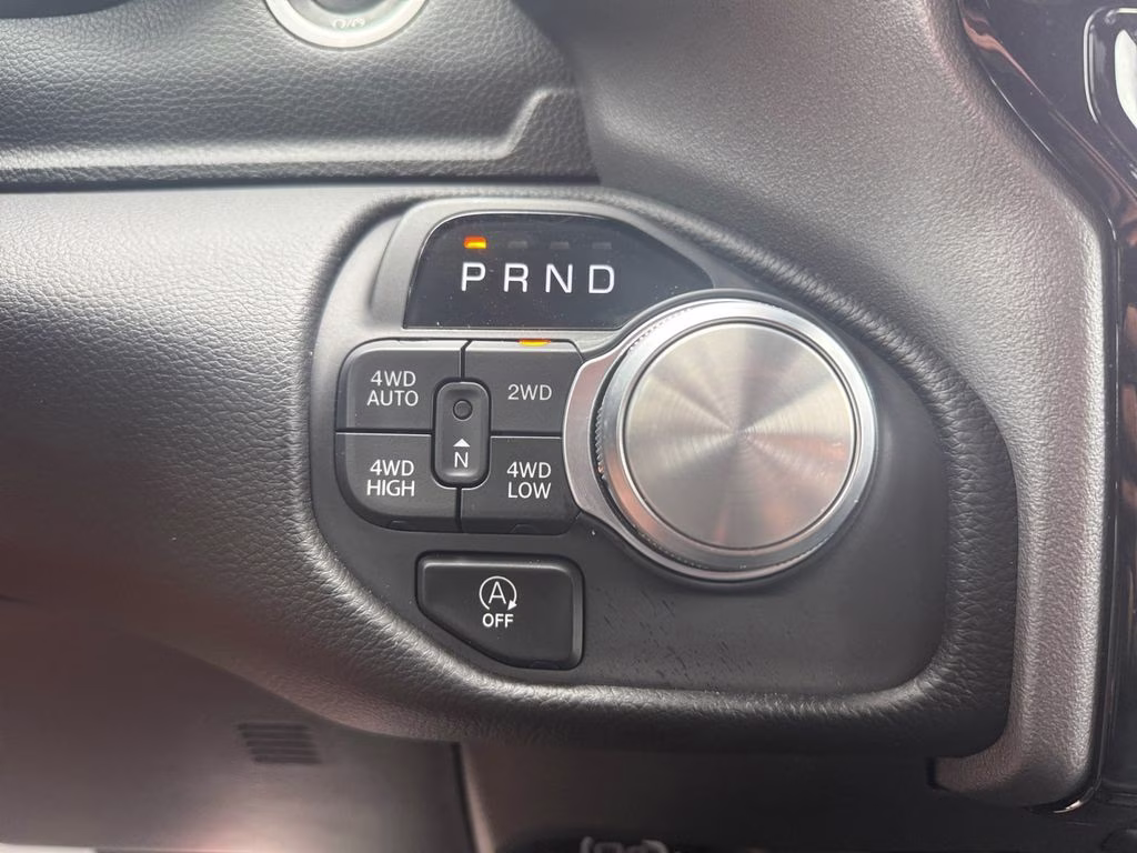 2025 Diamond Black Crystal Pearlcoat Ram 1500 Laramie 4X4 Truck