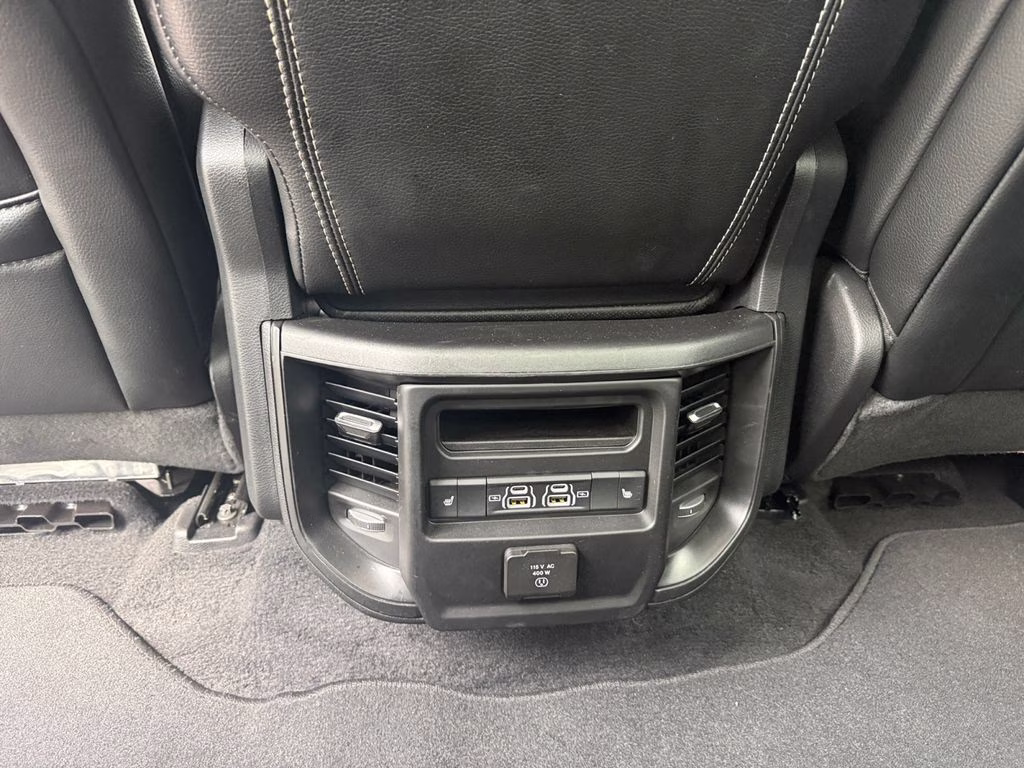 2025 Diamond Black Crystal Pearlcoat Ram 1500 Laramie 4X4 Truck