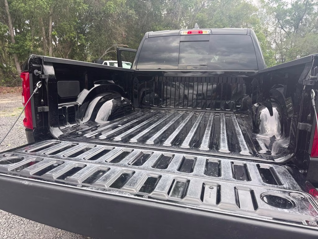 2025 Diamond Black Crystal Pearlcoat Ram 1500 Laramie 4X4 Truck