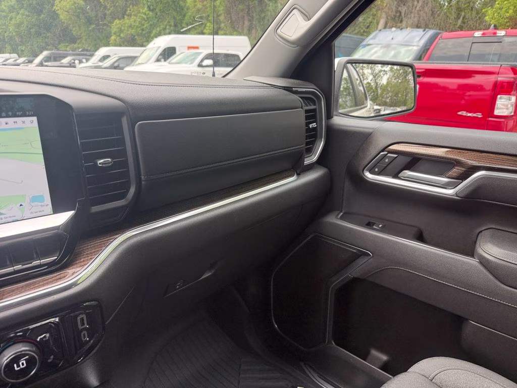 2025 Summit White Chevrolet Silverado 1500 LT 4X4 Truck