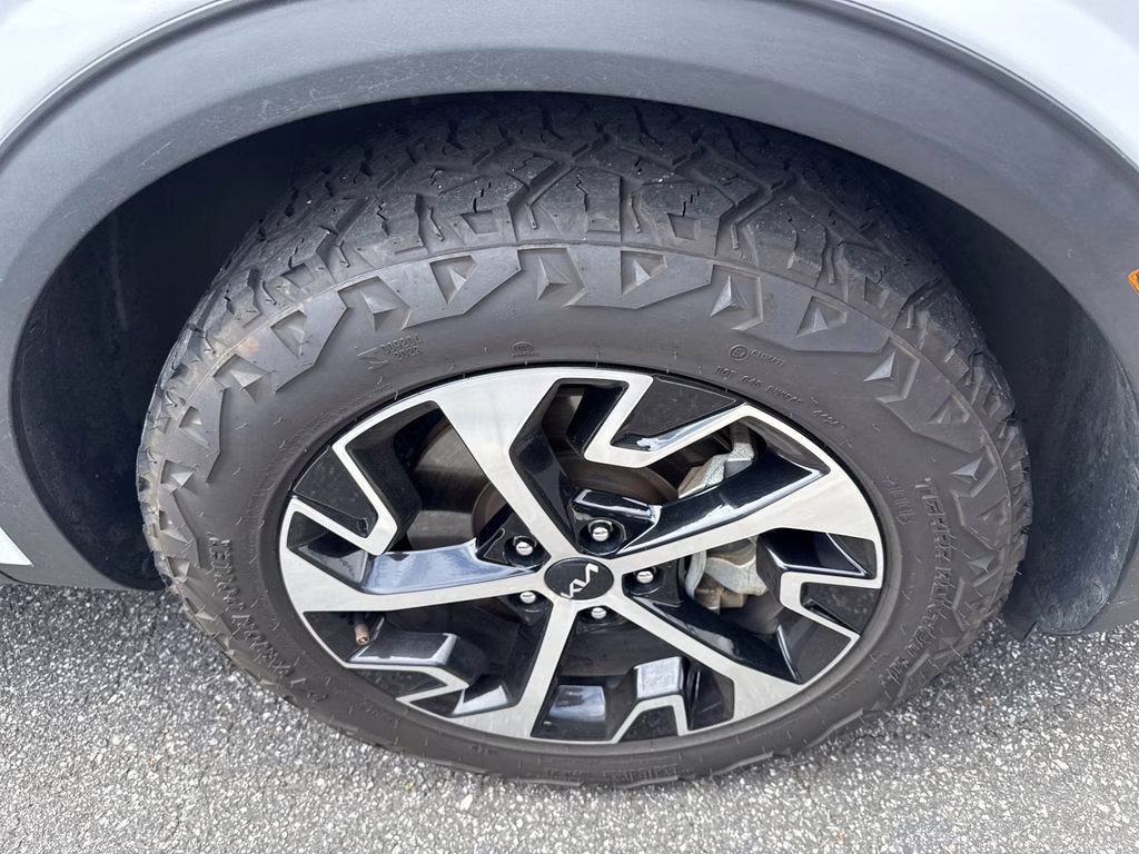 2023 Glacial White Pearl Kia Sportage EX FWD SUV