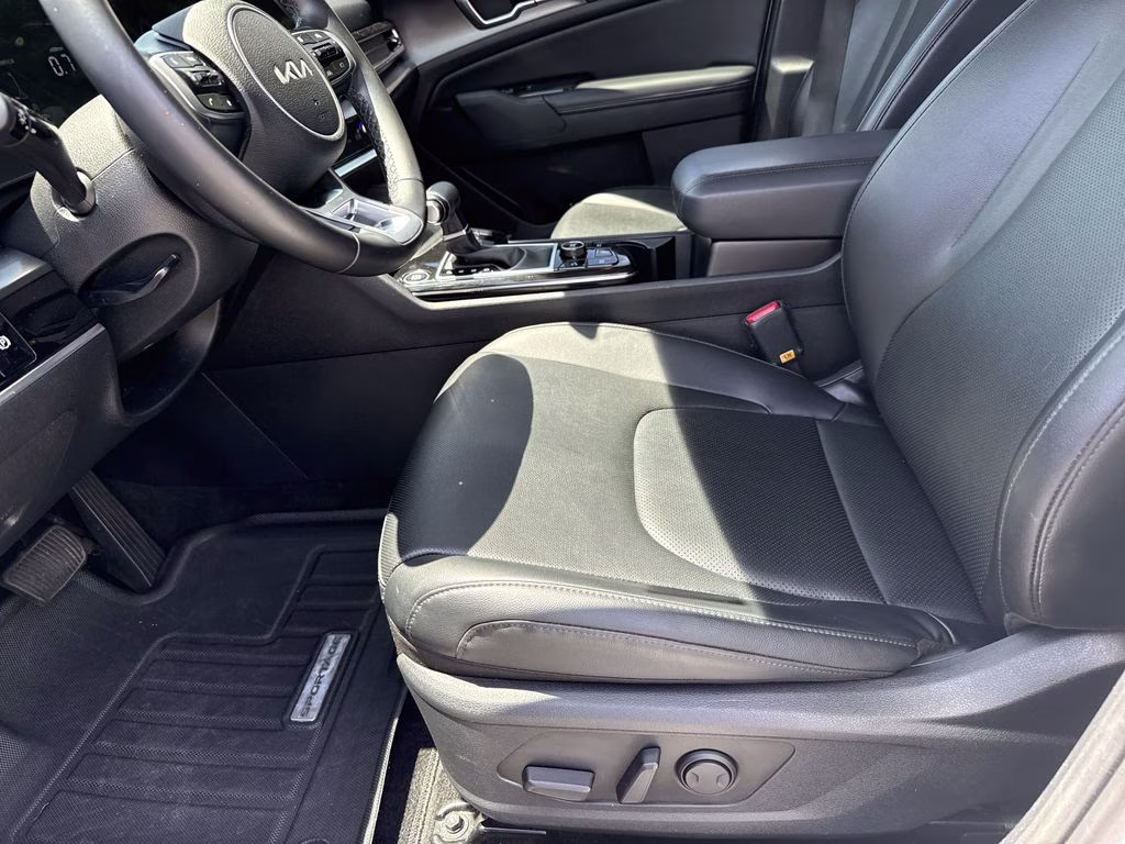 2023 Glacial White Pearl Kia Sportage EX FWD SUV