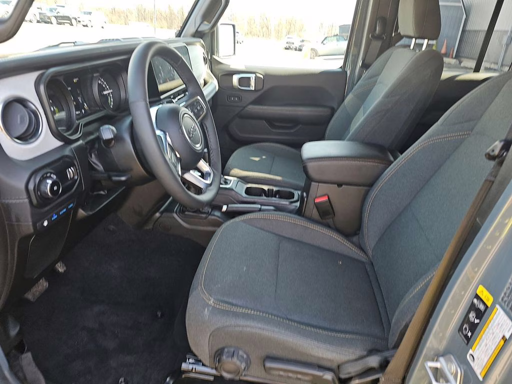 2025 Anvil Clear Coat Jeep Wrangler Sahara 4xe 4X4 SUV