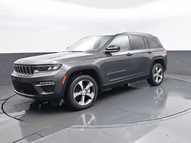 2023 Baltic Gray Metallic Clearcoat Jeep Grand Cherokee Limited 4X4 SUV