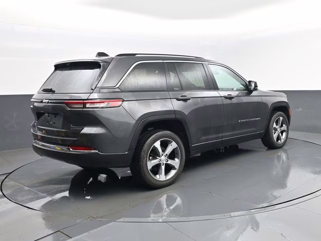 2023 Baltic Gray Metallic Clearcoat Jeep Grand Cherokee Limited 4X4 SUV