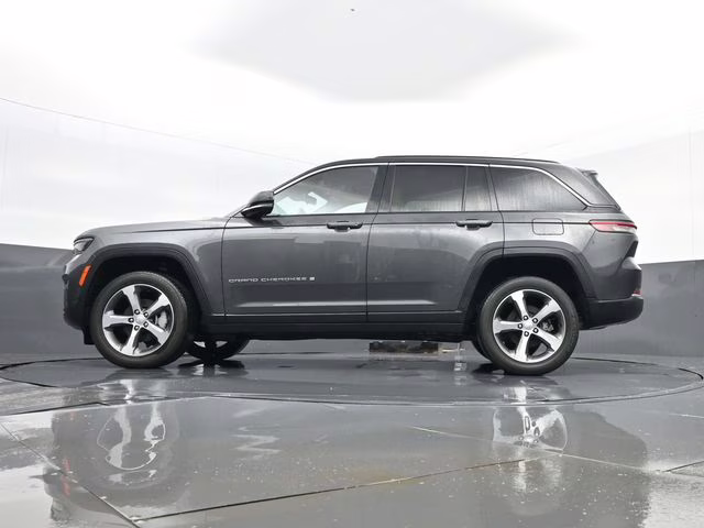 2023 Baltic Gray Metallic Clearcoat Jeep Grand Cherokee Limited 4X4 SUV