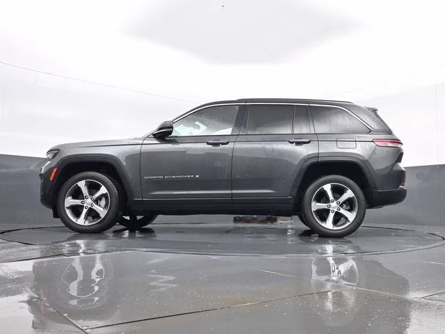 2023 Baltic Gray Metallic Clearcoat Jeep Grand Cherokee Limited 4X4 SUV