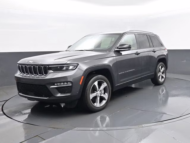 2023 Baltic Gray Metallic Clearcoat Jeep Grand Cherokee Limited 4X4 SUV