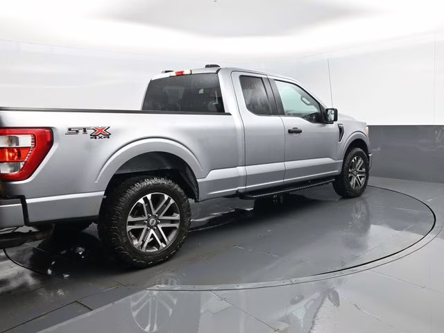 2021 Silver Metallic Ford F-150 XL 4X4 Truck