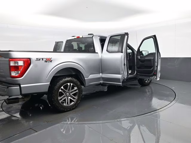 2021 Silver Metallic Ford F-150 XL 4X4 Truck