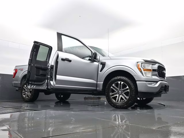 2021 Silver Metallic Ford F-150 XL 4X4 Truck