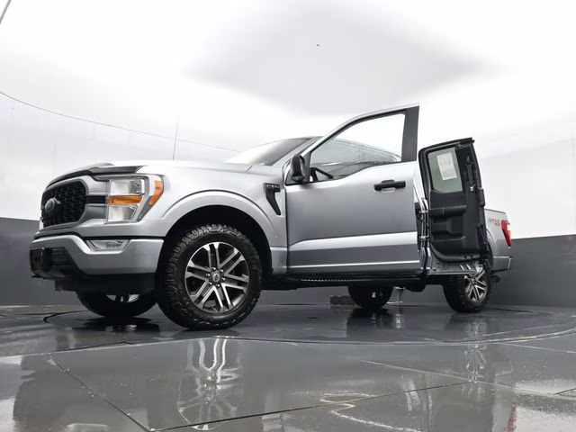 2021 Silver Metallic Ford F-150 XL 4X4 Truck