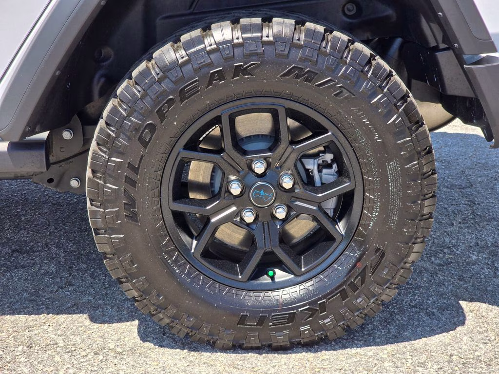 2025 Bright White Clearcoat Jeep Wrangler Willys 4xe 4X4 SUV