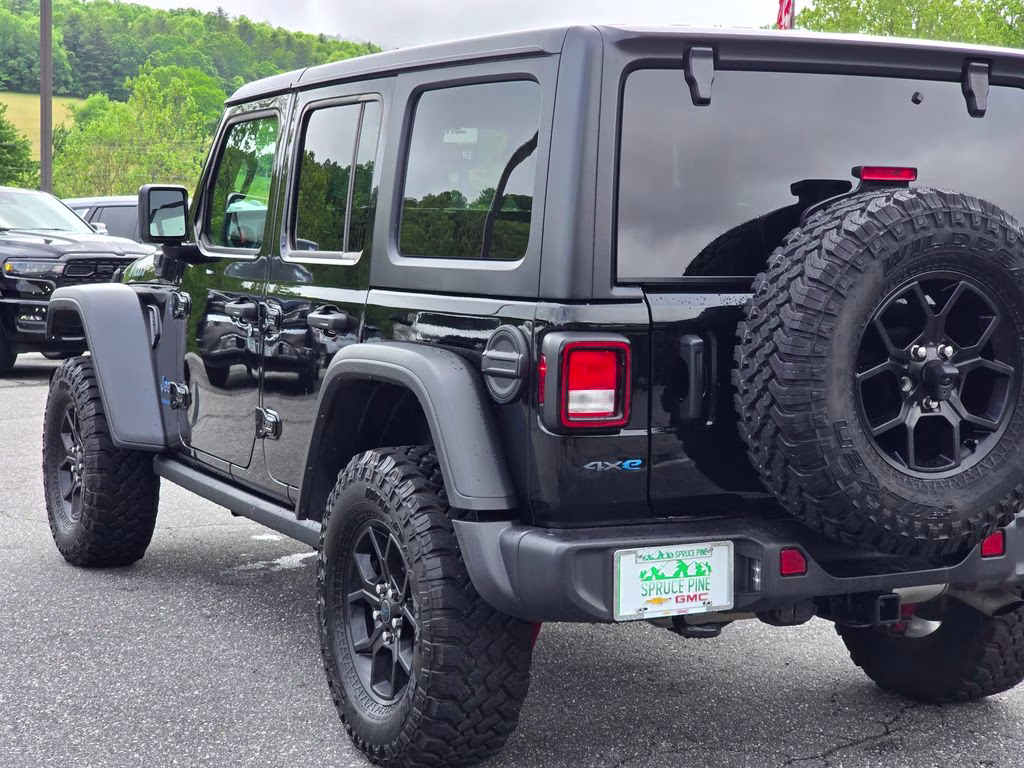 2025 Black Clearcoat Jeep Wrangler Willys 4xe 4X4 SUV
