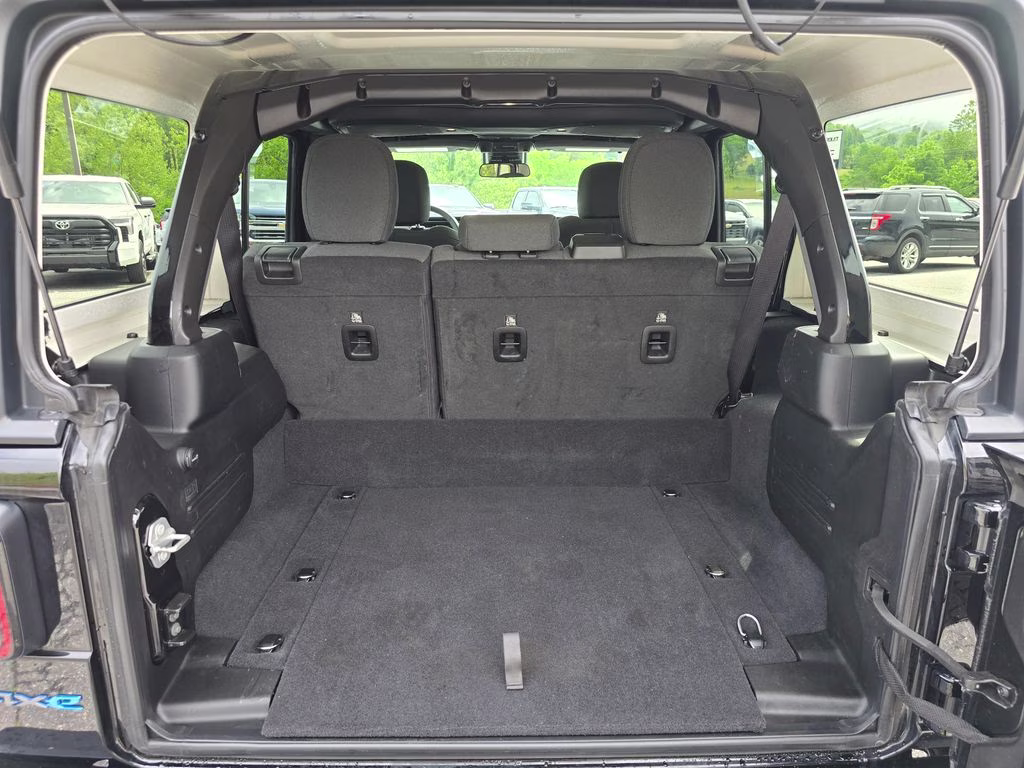 2025 Black Clearcoat Jeep Wrangler Willys 4xe 4X4 SUV