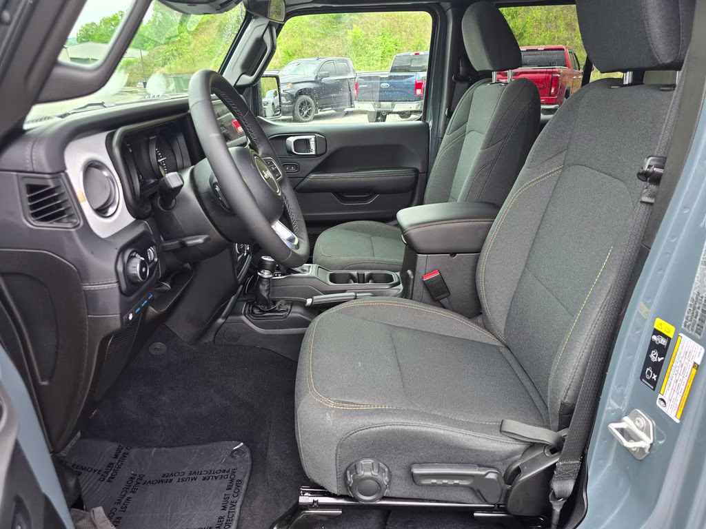 2025 Anvil Clear Coat Jeep Wrangler Sahara 4xe 4X4 SUV