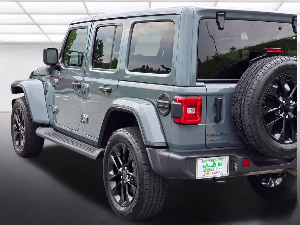 2025 Anvil Clear Coat Jeep Wrangler Sahara 4xe 4X4 SUV