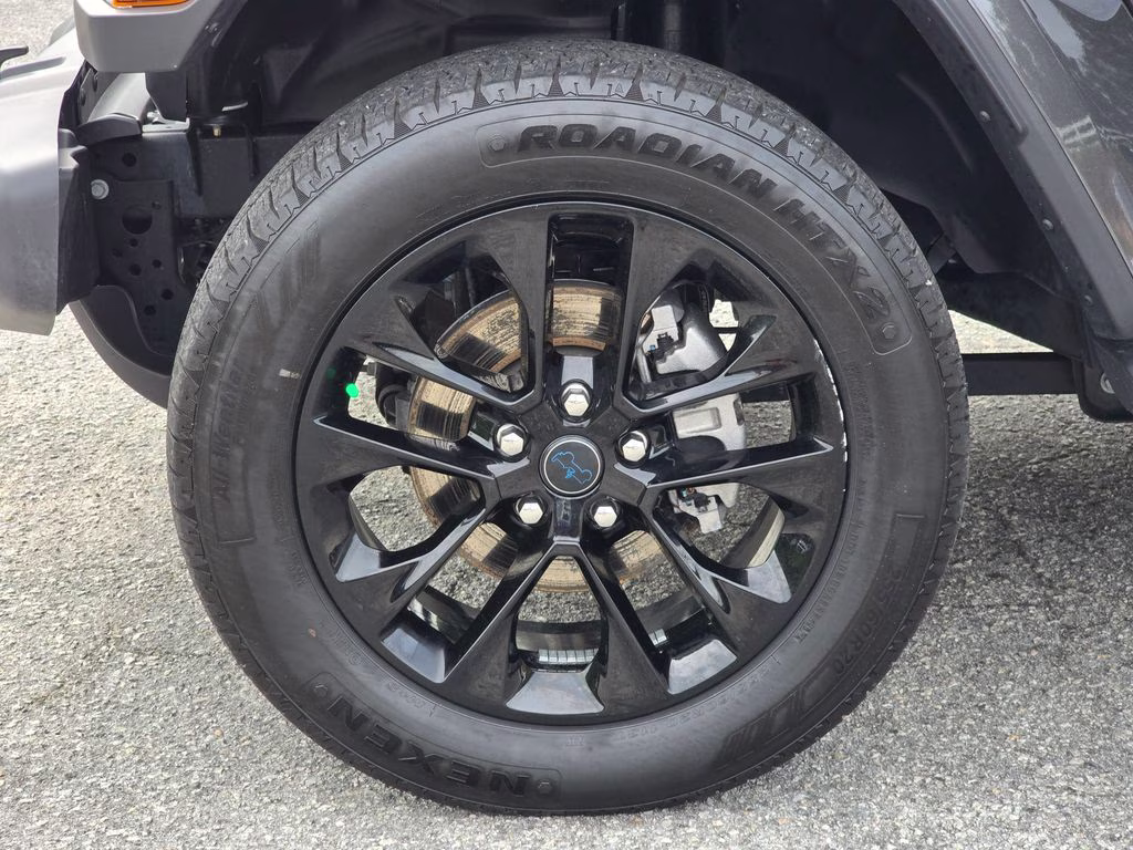2025 Granite Crystal Metallic Clearcoat Jeep Wrangler Sahara 4xe 4X4 SUV
