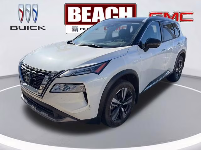 2023 Pearl White Tricoat/Super Black Nissan Rogue SL FWD SUV