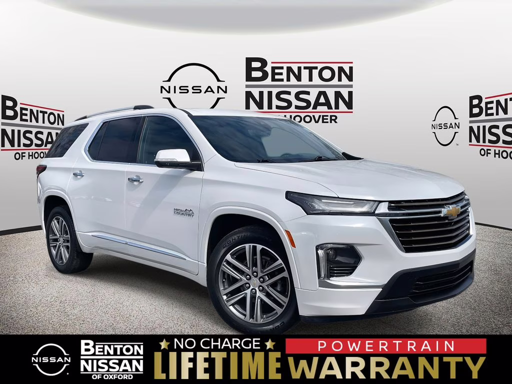 2023 Iridescent Pearl Tricoat Chevrolet Traverse High Country FWD SUV