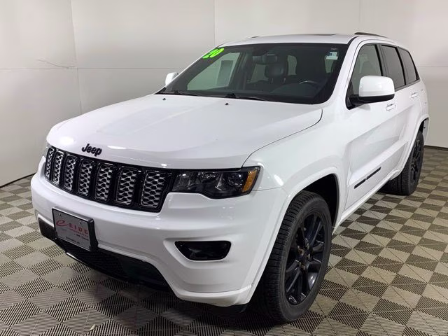 2020 Bright White Clearcoat Jeep Grand Cherokee Altitude 4X4 SUV