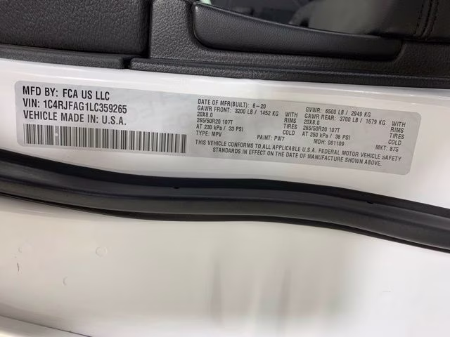 2020 Bright White Clearcoat Jeep Grand Cherokee Altitude 4X4 SUV