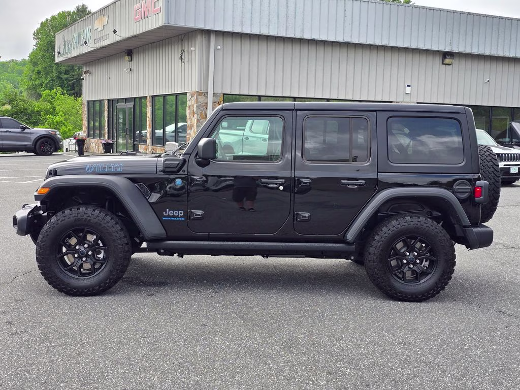 2025 Black Clearcoat Jeep Wrangler Willys 4xe 4X4 SUV