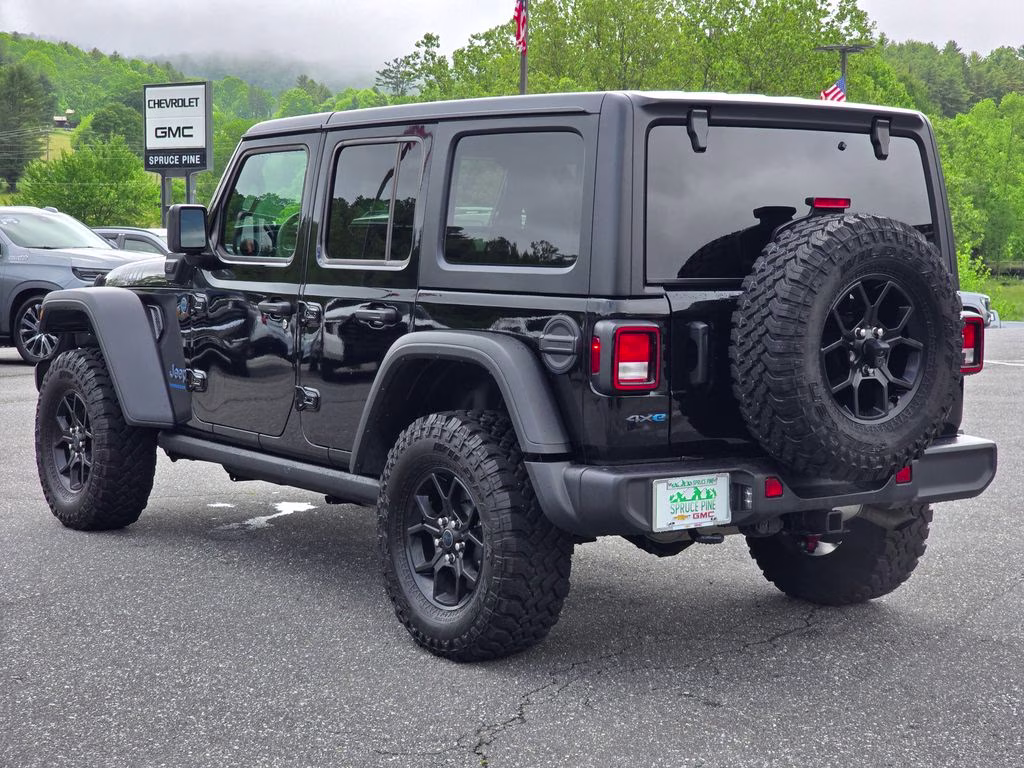 2025 Black Clearcoat Jeep Wrangler Willys 4xe 4X4 SUV