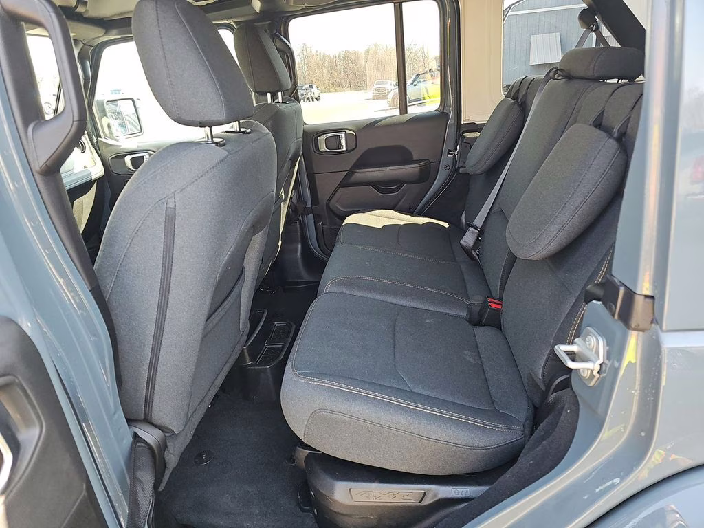 2025 Anvil Clear Coat Jeep Wrangler Sahara 4xe 4X4 SUV