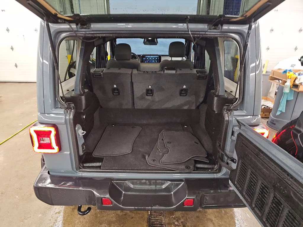 2025 Anvil Clear Coat Jeep Wrangler Sahara 4xe 4X4 SUV
