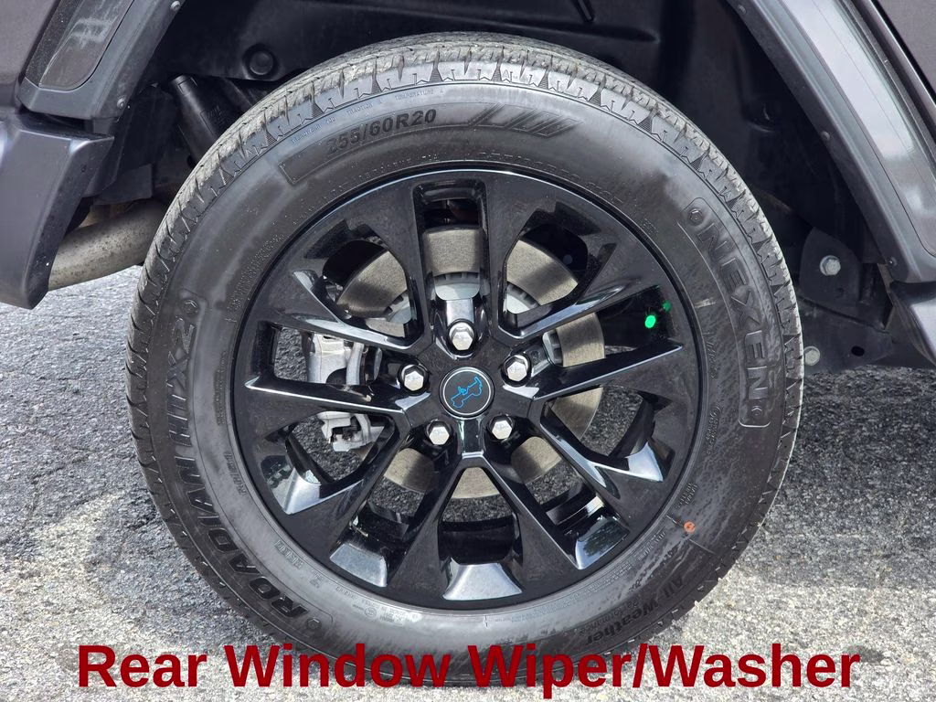 2025 Granite Crystal Metallic Clearcoat Jeep Wrangler Sahara 4xe 4X4 SUV