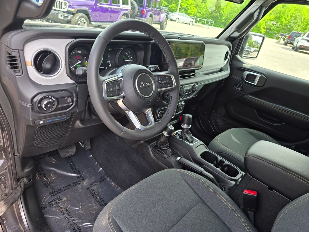 2025 Granite Crystal Metallic Clearcoat Jeep Wrangler Sahara 4xe 4X4 SUV