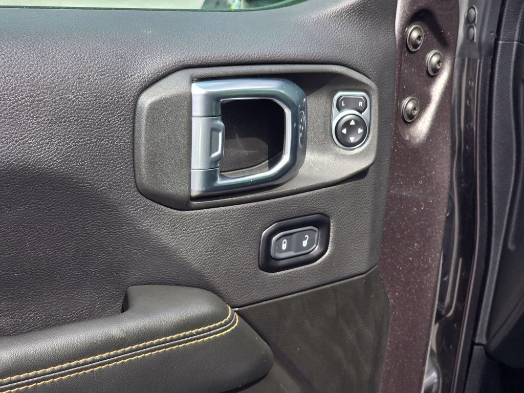 2025 Granite Crystal Metallic Clearcoat Jeep Wrangler Sahara 4xe 4X4 SUV