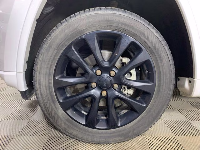 2020 Bright White Clearcoat Jeep Grand Cherokee Altitude 4X4 SUV