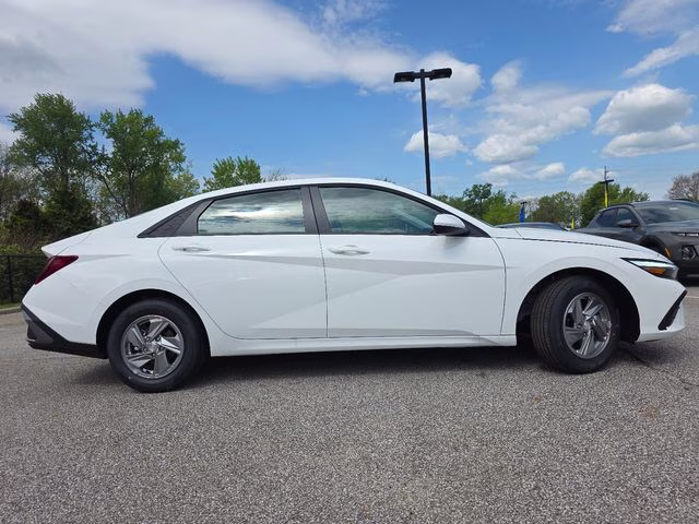 2026 Serenity White Pearl Hyundai Elantra SE FWD Sedan