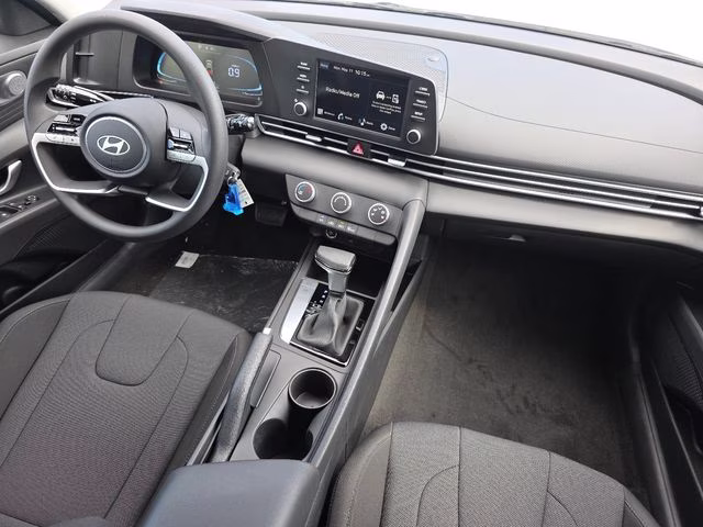2026 Serenity White Pearl Hyundai Elantra SE FWD Sedan