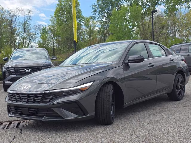 2026 Amazon Gray Hyundai Elantra SEL Sport FWD Sedan