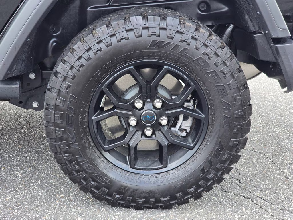 2025 Black Clearcoat Jeep Wrangler Willys 4xe 4X4 SUV