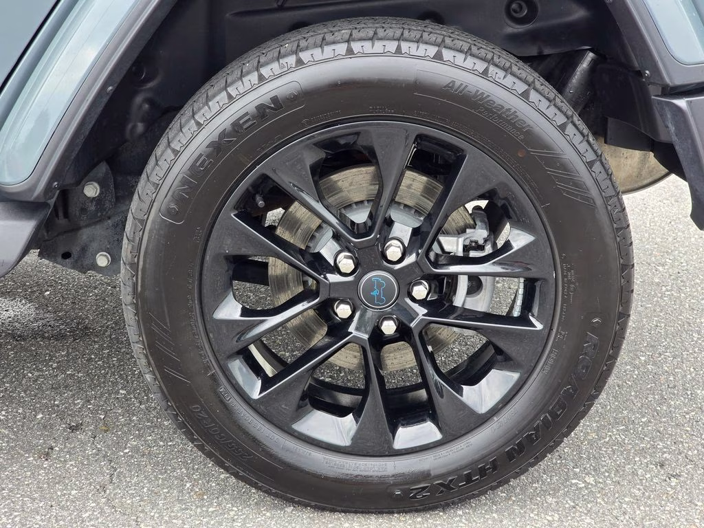 2025 Anvil Clear Coat Jeep Wrangler Sahara 4xe 4X4 SUV