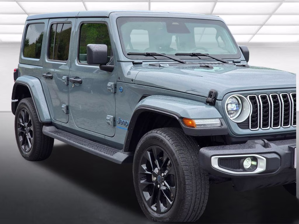 2025 Anvil Clear Coat Jeep Wrangler Sahara 4xe 4X4 SUV