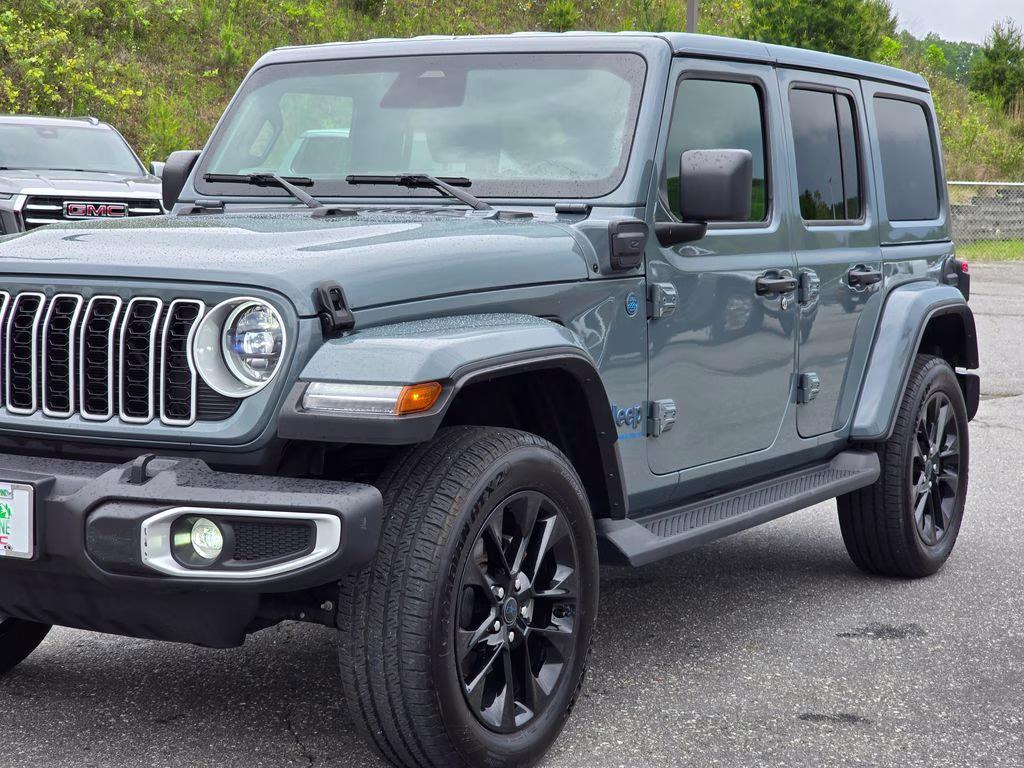 2025 Anvil Clear Coat Jeep Wrangler Sahara 4xe 4X4 SUV