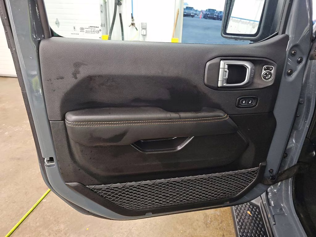 2025 Anvil Clear Coat Jeep Wrangler Sahara 4xe 4X4 SUV