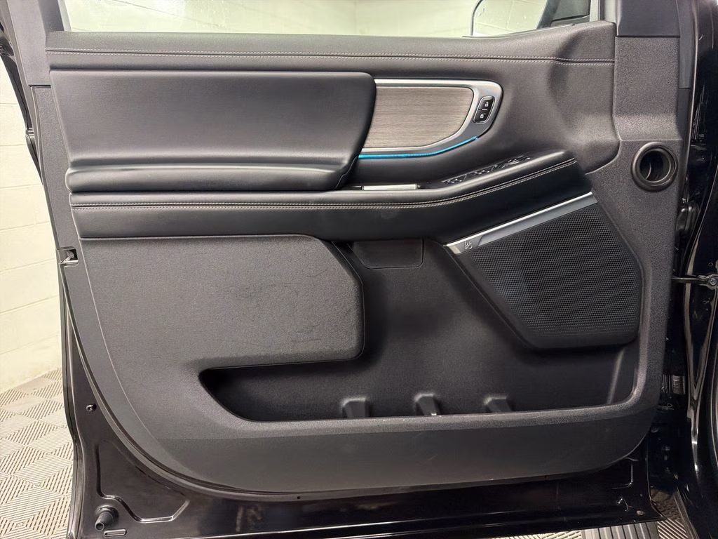 2025 Agate Black Metallic Ford Expedition Max Platinum 4X4 SUV