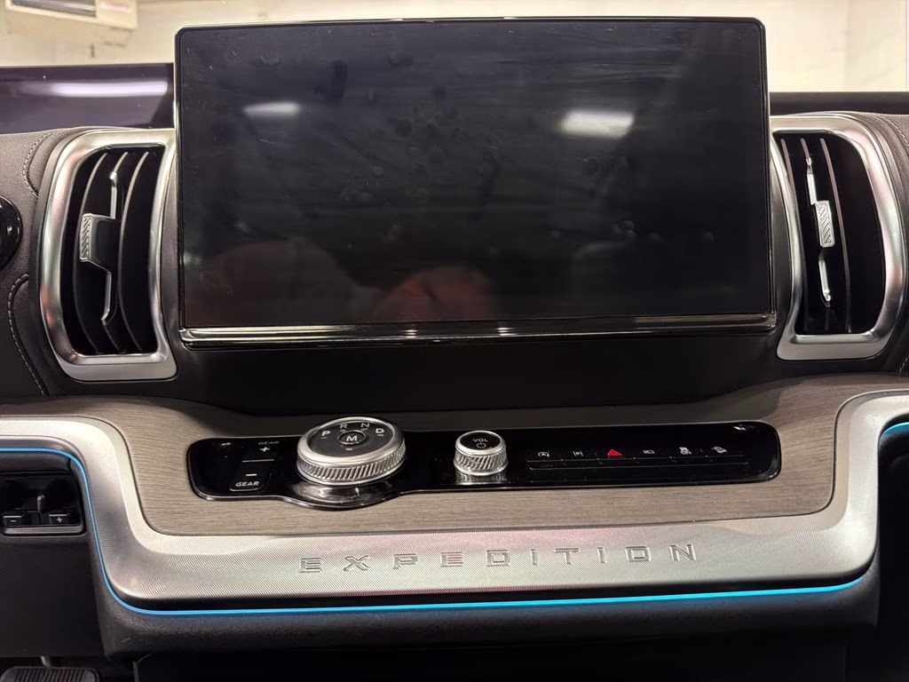 2025 Agate Black Metallic Ford Expedition Max Platinum 4X4 SUV