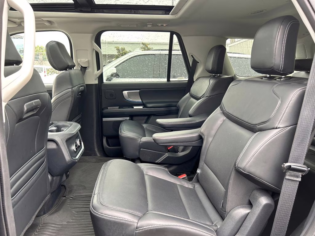 2025 Dark Matter Gray Metallic Ford Expedition Platinum 4X4 SUV